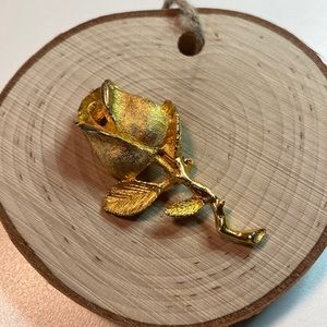 🎁 3 for $15. VTG DuBarry Fifth Avenue Goldtone Rose Brooch Pin Leaves Stem